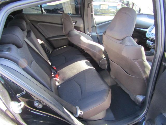 プリウス Ｓ　新品車高調　新品１９インチ　モデリスタエアロ　メッキ部トランク穴スムージング　モデリスタ左右後マットブラック部同色塗装　リヤスモークフィルム　社外ＬＥＤアクセサリー左右　Ｂｌｕｅｔｏｏｔｈ　Ｂカメラ（24枚目）