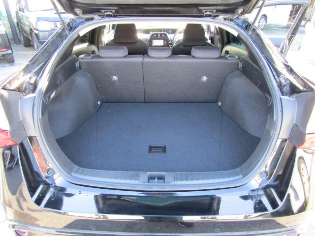 プリウス Ｓ　新品車高調　新品１９インチ　モデリスタエアロ　メッキ部トランク穴スムージング　モデリスタ左右後マットブラック部同色塗装　リヤスモークフィルム　社外ＬＥＤアクセサリー左右　Ｂｌｕｅｔｏｏｔｈ　Ｂカメラ（29枚目）