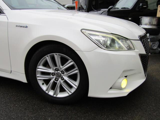 クラウンハイブリッド アスリートＳ　新品コンビハンドル　内装ブラック　パワーシート　Ｂｌｕｅｔｏｏｔｈ　Ｂカメラ　ＥＴＣ　イエローフォグに交換　ドアカーテシＬＥＤ（5枚目）