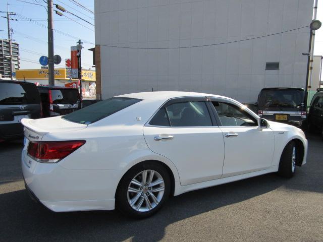 クラウンハイブリッド アスリートＳ　新品コンビハンドル　内装ブラック　パワーシート　Ｂｌｕｅｔｏｏｔｈ　Ｂカメラ　ＥＴＣ　イエローフォグに交換　ドアカーテシＬＥＤ（10枚目）