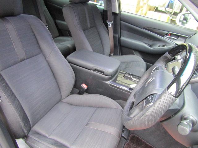 クラウンハイブリッド アスリートＳ　新品コンビハンドル　内装ブラック　パワーシート　Ｂｌｕｅｔｏｏｔｈ　Ｂカメラ　ＥＴＣ　イエローフォグに交換　ドアカーテシＬＥＤ（15枚目）