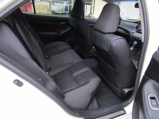 クラウンハイブリッド アスリートＳ　新品コンビハンドル　内装ブラック　パワーシート　Ｂｌｕｅｔｏｏｔｈ　Ｂカメラ　ＥＴＣ　イエローフォグに交換　ドアカーテシＬＥＤ（17枚目）