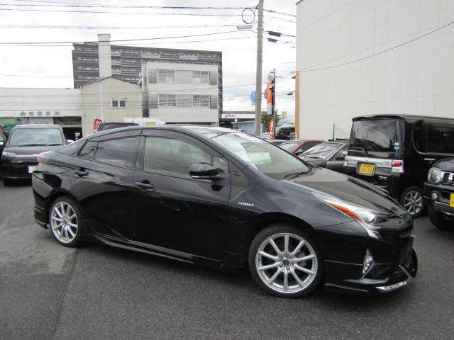 プリウス Ｓ　新品１８インチ　新品タイヤ装着　新品モデリスタ風エアロパチリスタ　コンビハンドル　社外ブラックシフト　ナビＴＶ　Ｂｌｕｅｔｏｏｔｈ　Ｂカメラ　ＥＴＣ（3枚目）