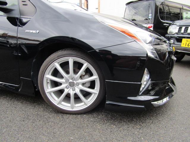 プリウス Ｓ　新品１８インチ　新品タイヤ装着　新品モデリスタ風エアロパチリスタ　コンビハンドル　社外ブラックシフト　ナビＴＶ　Ｂｌｕｅｔｏｏｔｈ　Ｂカメラ　ＥＴＣ（4枚目）