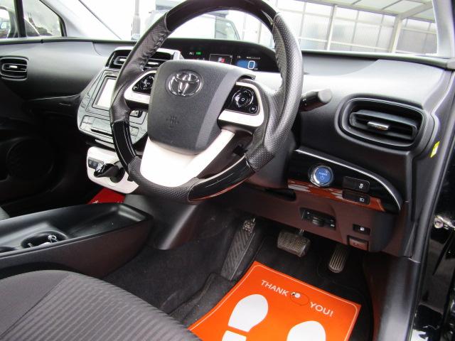 プリウス Ｓ　新品１８インチ　新品タイヤ装着　新品モデリスタ風エアロパチリスタ　コンビハンドル　社外ブラックシフト　ナビＴＶ　Ｂｌｕｅｔｏｏｔｈ　Ｂカメラ　ＥＴＣ（12枚目）