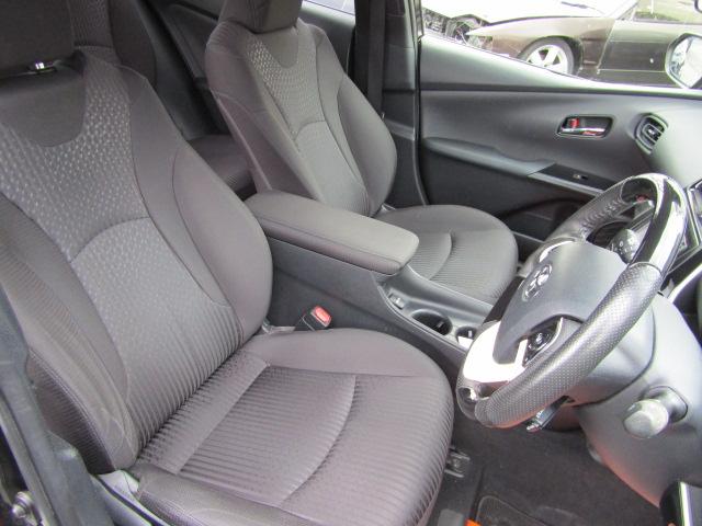 プリウス Ｓ　新品１８インチ　新品タイヤ装着　新品モデリスタ風エアロパチリスタ　コンビハンドル　社外ブラックシフト　ナビＴＶ　Ｂｌｕｅｔｏｏｔｈ　Ｂカメラ　ＥＴＣ（14枚目）