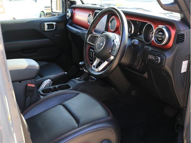 ジープ・ラングラーアンリミテッド ルビコン　バックカメラ　フロントカメラ　アダプティブクルーズコントロール　ＥＴＣ２．０　シートヒーター　クリアランスソナー　スマートキー　ＬＥＤヘッドライト　エアバッグ　パワーウィンドウ　パワーステアリング（18枚目）