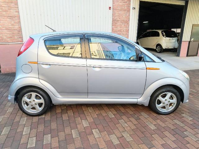 Ｒ２ ｉ　ＥＴＣ、ＣＤ、ＵＳＢカーステレオ、キーレスエントリー、ＣＶＴ、エアコン、パワステ、パワーウィンドウ、アルミホイール（4枚目）