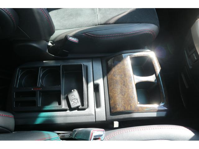 ヴェルファイア ２．４Ｚ　ゴールデンアイズ　サンルーフ　１９インチアルミ　両側パワースライドドア　ローダウン　アルパインナビ　ＴＶ　Ｂｌｕｅｔｏｏｔｈ　バックカメラ　ＥＴＣ　ウッドコンビハンドル（17枚目）