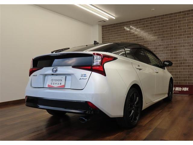 プリウス Ａツーリングセレクション・ブラックエディション　４ＷＤ　衝突被害軽減システム　フルセグ　メモリーナビ　ＤＶＤ再生　バックカメラ　ＥＴＣ　ドラレコ　ＬＥＤヘッドランプ　スマートキー　オートクルーズコントロール　ハイブリッド（4枚目）