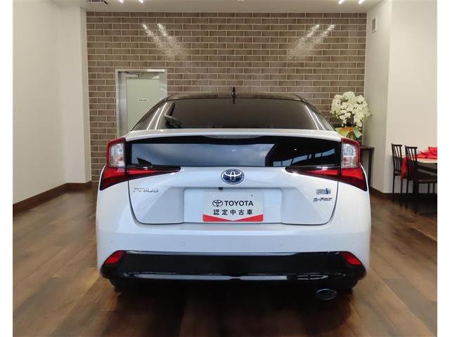 プリウス Ａツーリングセレクション・ブラックエディション　４ＷＤ　衝突被害軽減システム　フルセグ　メモリーナビ　ＤＶＤ再生　バックカメラ　ＥＴＣ　ドラレコ　ＬＥＤヘッドランプ　スマートキー　オートクルーズコントロール　ハイブリッド（5枚目）