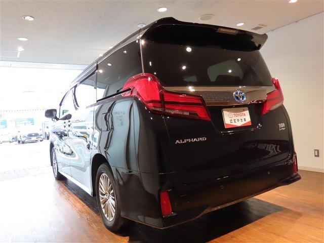 アルファードハイブリッド Ｓ　タイプゴールド　４ＷＤ　衝突被害軽減システム　フルセグ　メモリーナビ　ＤＶＤ再生　後席モニター　バックカメラ　ＥＴＣ　両側電動スライド　乗車定員７人　ＬＥＤヘッドランプ　スマートキー　オートクルーズコントロール（4枚目）