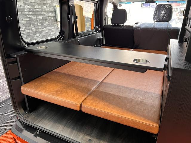 アトレー ＲＳ　軽キャン　車中泊仕様　ベッドキット　１２Ｖクーラー　４０９６Ｗｈサブバッテリー　インバーター　走行充電　天井遮熱＆断熱　ＬＥＤ照明　前後ドラレコ　外部電源　脱着式テーブル　オレンジアベニューデモカー（23枚目）