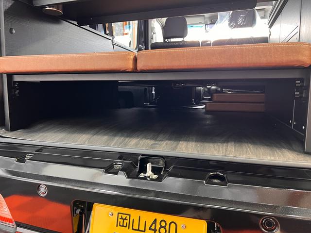 アトレー ＲＳ　軽キャン　車中泊仕様　ベッドキット　１２Ｖクーラー　４０９６Ｗｈサブバッテリー　インバーター　走行充電　天井遮熱＆断熱　ＬＥＤ照明　前後ドラレコ　外部電源　脱着式テーブル　オレンジアベニューデモカー（26枚目）