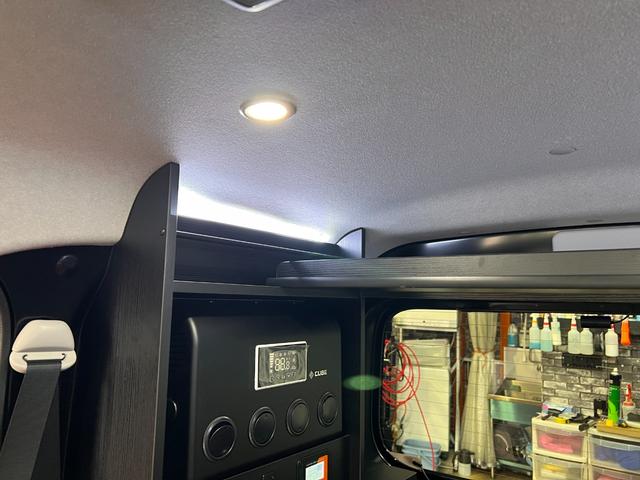 アトレー ＲＳ　軽キャン　車中泊仕様　ベッドキット　１２Ｖクーラー　４０９６Ｗｈサブバッテリー　インバーター　走行充電　天井遮熱＆断熱　ＬＥＤ照明　前後ドラレコ　外部電源　脱着式テーブル　オレンジアベニューデモカー（40枚目）