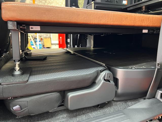 アトレー ＲＳ　軽キャン　車中泊仕様　ベッドキット　１２Ｖクーラー　４０９６Ｗｈサブバッテリー　インバーター　走行充電　天井遮熱＆断熱　ＬＥＤ照明　前後ドラレコ　外部電源　脱着式テーブル　オレンジアベニューデモカー（42枚目）