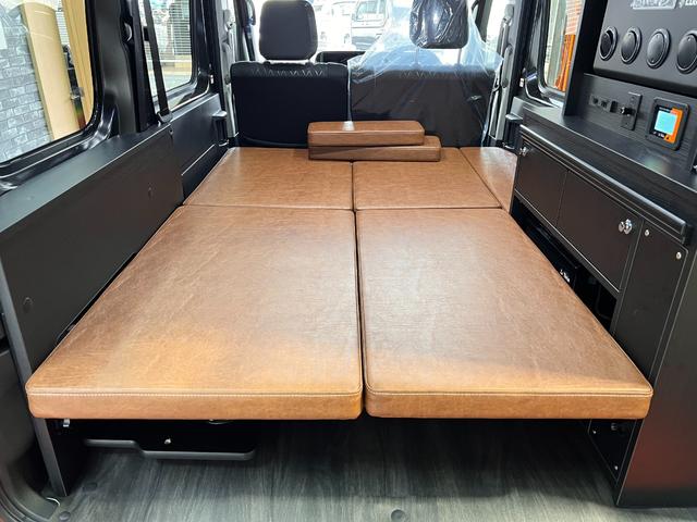 アトレー ＲＳ　軽キャン　車中泊仕様　ベッドキット　１２Ｖクーラー　４０９６Ｗｈサブバッテリー　インバーター　走行充電　天井遮熱＆断熱　ＬＥＤ照明　前後ドラレコ　外部電源　脱着式テーブル　オレンジアベニューデモカー（55枚目）