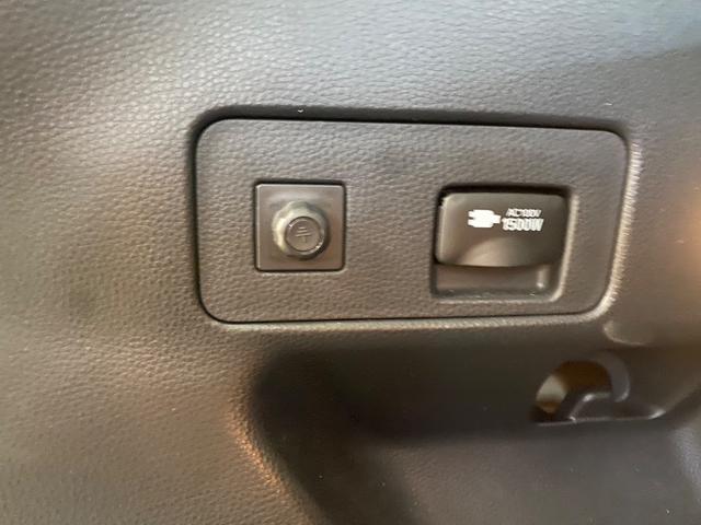 ヤリスクロス ハイブリッドＧ　衝突被害軽減システム　レーンアシスト　ルーフキャリー　ドラレコ　ＥＴＣ　ナビ　バックカメラ　フルセグＴＶ　Ｂｌｕｅｔｏｏｔｈ　ＣＤ　ＤＶＤ　ＬＥＤヘッドライト　ＪＡＯＳアルミホイール　クルコン（18枚目）