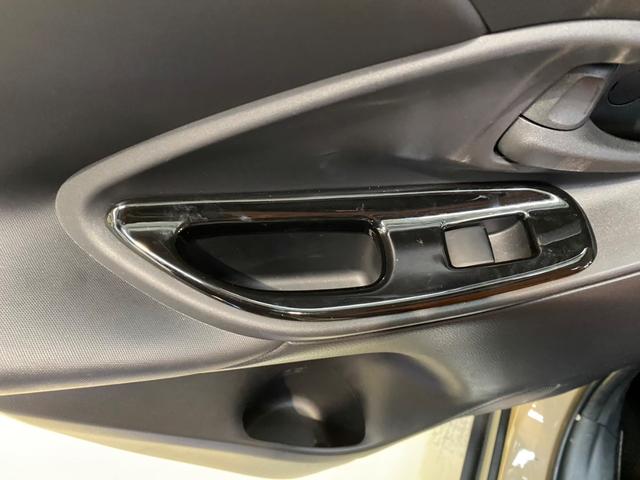 ヤリスクロス ハイブリッドＧ　衝突被害軽減システム　レーンアシスト　ルーフキャリー　ドラレコ　ＥＴＣ　ナビ　バックカメラ　フルセグＴＶ　Ｂｌｕｅｔｏｏｔｈ　ＣＤ　ＤＶＤ　ＬＥＤヘッドライト　ＪＡＯＳアルミホイール　クルコン（40枚目）