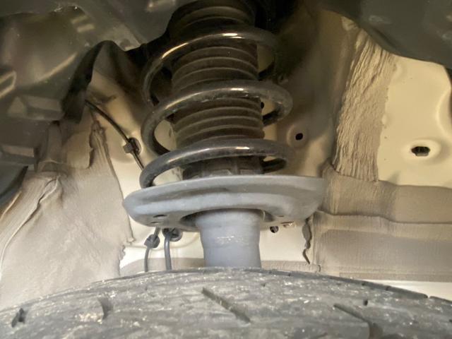 ヤリスクロス ハイブリッドＧ　衝突被害軽減システム　レーンアシスト　ルーフキャリー　ドラレコ　ＥＴＣ　ナビ　バックカメラ　フルセグＴＶ　Ｂｌｕｅｔｏｏｔｈ　ＣＤ　ＤＶＤ　ＬＥＤヘッドライト　ＪＡＯＳアルミホイール　クルコン（53枚目）