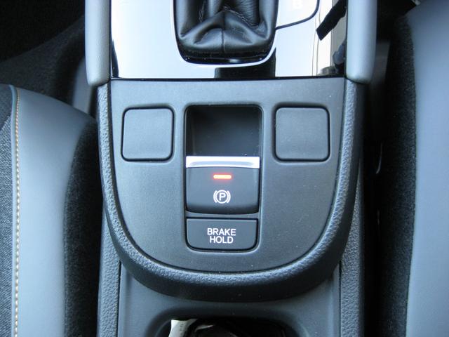 電動パーキングブレーキです！便利なブレーキホールド機能付きです♪