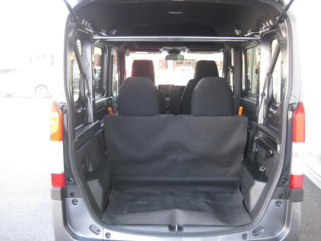 荷室も広々！たくさん収納スペースがあります！