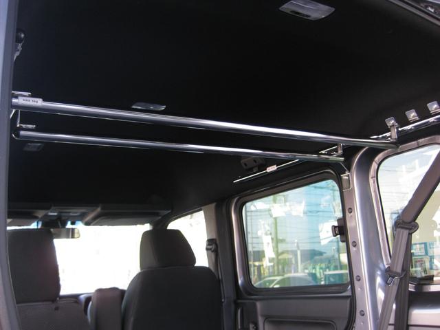 ルーフラックもあるので、色々な物を掛けてアレンジできます。