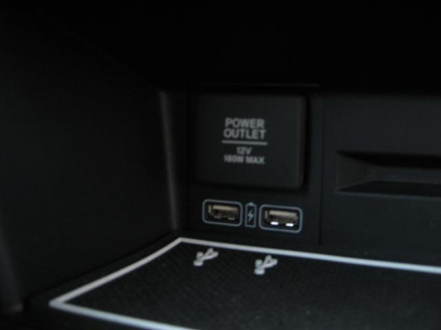 ＵＳＢチャージャーも２つついています♪