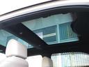 開放感のあるパノラマルーフ付き!