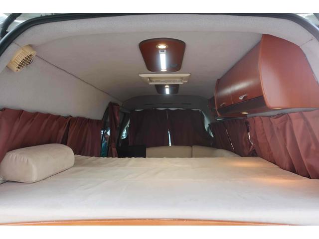 ハイエースバン SロングDX ワイド スーパーロング ハイルーフ キャンピングカー ETC バックカメラ ナビ ソーラー FFヒーター ツインサブバッテリー 外部100V 冷蔵庫 走行充電 電子レンジ(11枚目)