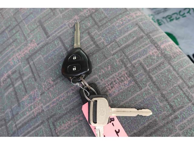 ハイエースバン SロングDX ワイド スーパーロング ハイルーフ キャンピングカー ETC バックカメラ ナビ ソーラー FFヒーター ツインサブバッテリー 外部100V 冷蔵庫 走行充電 電子レンジ(18枚目)