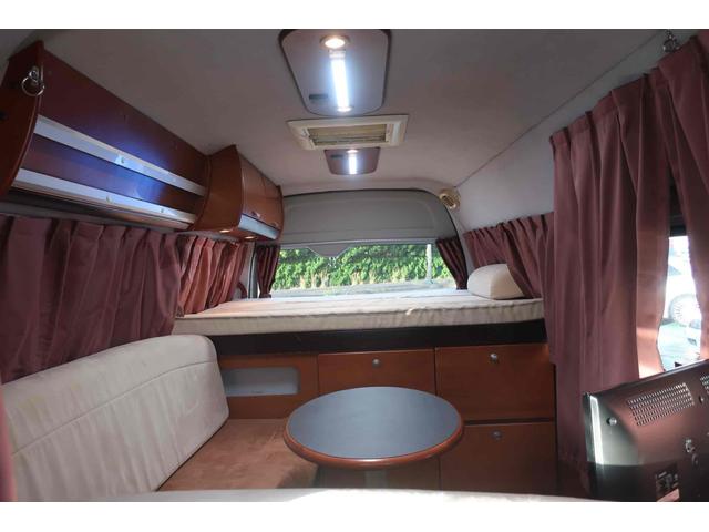 ハイエースバン SロングDX ワイド スーパーロング ハイルーフ キャンピングカー ETC バックカメラ ナビ ソーラー FFヒーター ツインサブバッテリー 外部100V 冷蔵庫 走行充電 電子レンジ(29枚目)