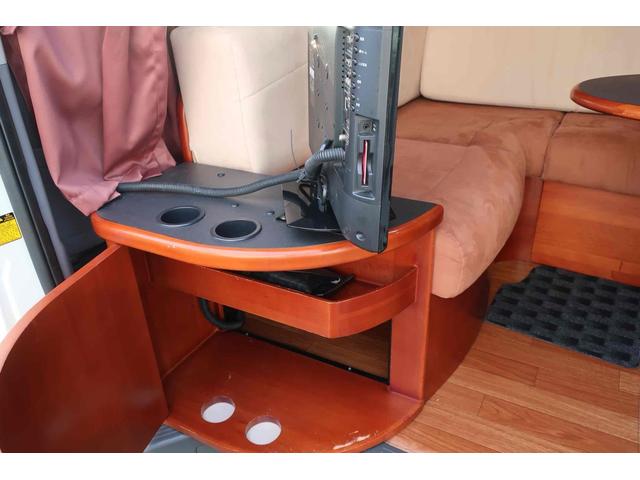 ハイエースバン SロングDX ワイド スーパーロング ハイルーフ キャンピングカー ETC バックカメラ ナビ ソーラー FFヒーター ツインサブバッテリー 外部100V 冷蔵庫 走行充電 電子レンジ(37枚目)