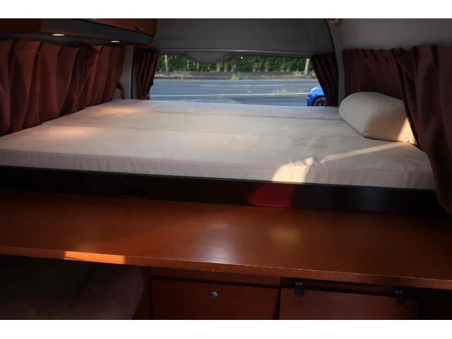 ハイエースバン SロングDX ワイド スーパーロング ハイルーフ キャンピングカー ETC バックカメラ ナビ ソーラー FFヒーター ツインサブバッテリー 外部100V 冷蔵庫 走行充電 電子レンジ(49枚目)