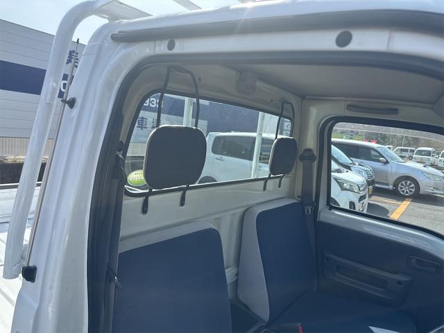 サンバートラック 　軽トラック　ＡＴ　エアコン　パワーウィンドウ　運転席エアバッグ　ＣＤ（21枚目）