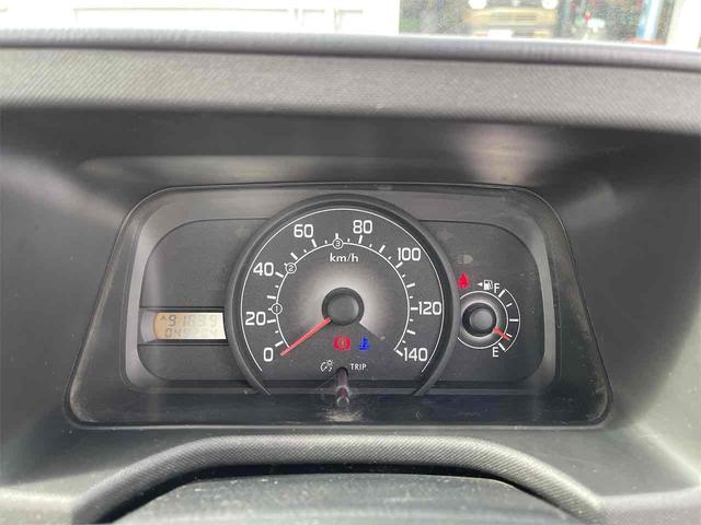 サンバートラック ＴＢ　４ＷＤ　５ＭＴ　エアコン　パワステ　運転席エアバッグ（10枚目）