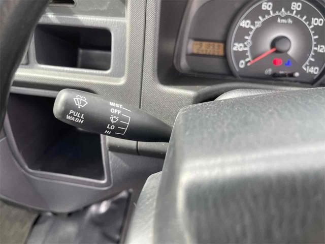 サンバートラック ＴＢ　４ＷＤ　５ＭＴ　エアコン　パワステ　運転席エアバッグ（13枚目）