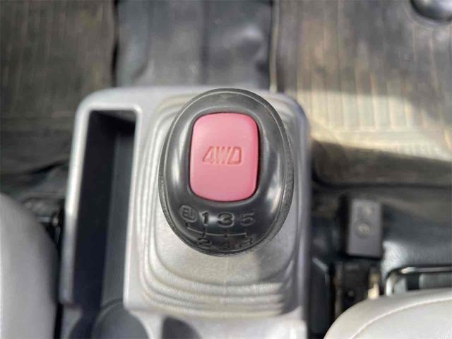 サンバートラック ＴＢ　４ＷＤ　５ＭＴ　エアコン　パワステ　運転席エアバッグ（23枚目）