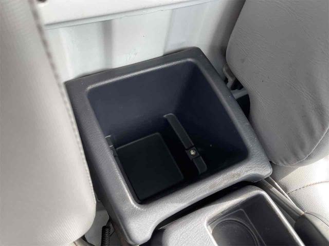 サンバートラック ＴＢ　４ＷＤ　５ＭＴ　エアコン　パワステ　運転席エアバッグ（25枚目）