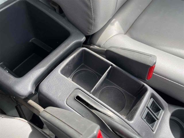 サンバートラック ＴＢ　４ＷＤ　５ＭＴ　エアコン　パワステ　運転席エアバッグ（26枚目）