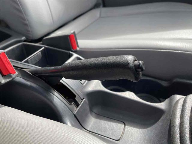 サンバートラック ＴＢ　４ＷＤ　５ＭＴ　エアコン　パワステ　運転席エアバッグ（27枚目）