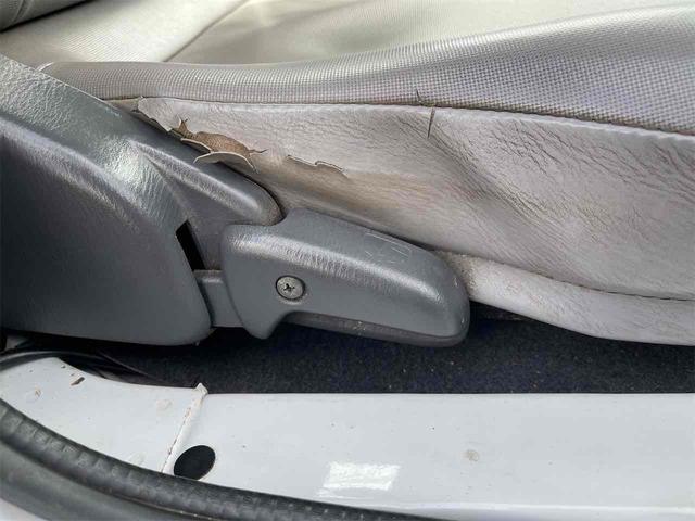 サンバートラック ＴＢ　４ＷＤ　５ＭＴ　エアコン　パワステ　運転席エアバッグ（34枚目）