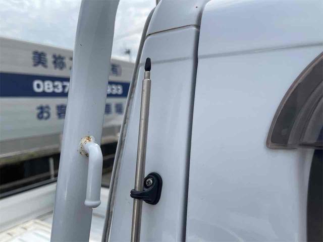 サンバートラック ＴＢ　４ＷＤ　５ＭＴ　エアコン　パワステ　運転席エアバッグ（52枚目）