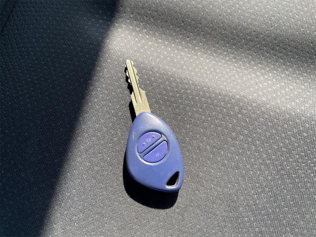 Ｒ２ Ｓ　スーパーチャージャー　ＥＴＣ　キーレスエントリー　電動格納ミラー　ＣＶＴ　ＡＢＳ　ＣＤ　アルミホイール　衝突安全ボディ　エアコン　パワーステアリング　パワーウィンドウ（11枚目）