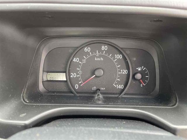 サンバートラック ＴＢ　４ＷＤ　５ＭＴ　エアコン　パワーステアリング　運転席エアバッグ（12枚目）