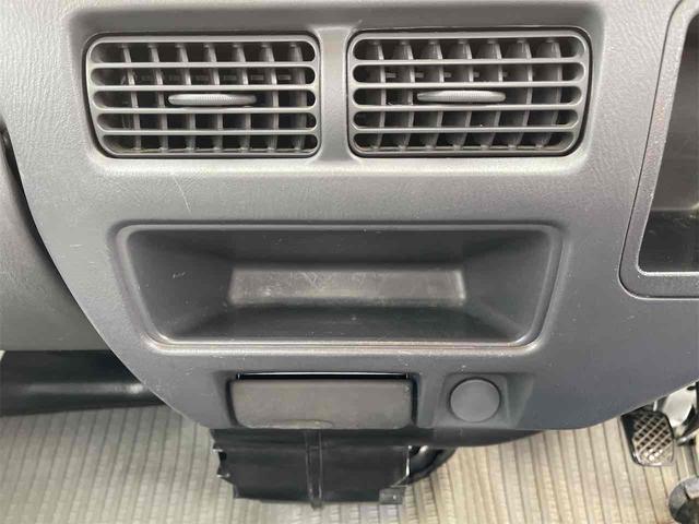 サンバートラック ＴＢ　４ＷＤ　５ＭＴ　エアコン　パワーステアリング　運転席エアバッグ（17枚目）