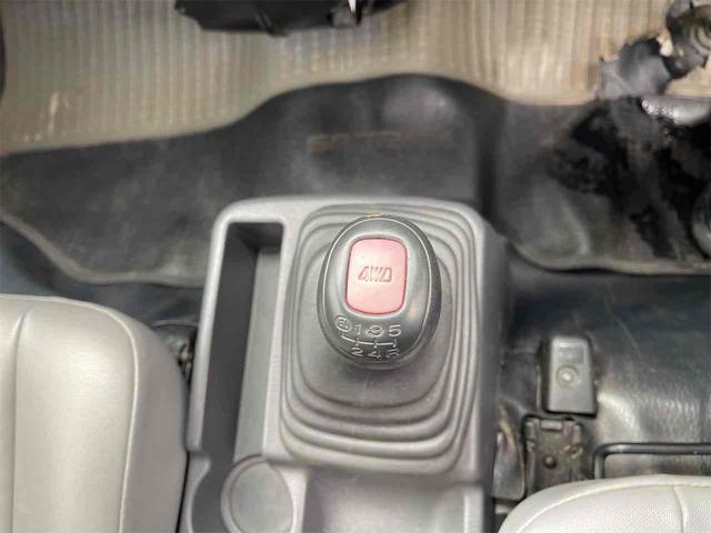 サンバートラック ＴＢ　４ＷＤ　５ＭＴ　エアコン　パワーステアリング　運転席エアバッグ（21枚目）