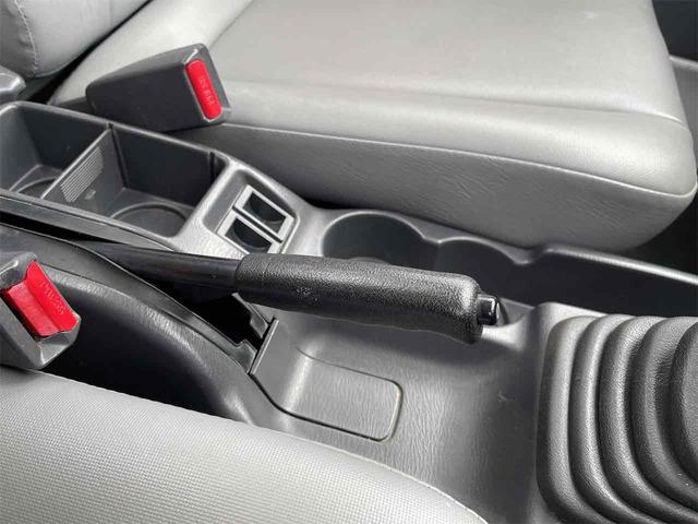 サンバートラック ＴＢ　４ＷＤ　５ＭＴ　エアコン　パワーステアリング　運転席エアバッグ（23枚目）