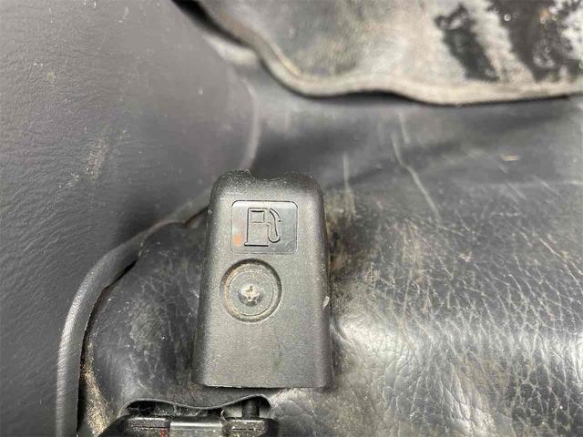 サンバートラック ＴＢ　４ＷＤ　５ＭＴ　エアコン　パワーステアリング　運転席エアバッグ（26枚目）