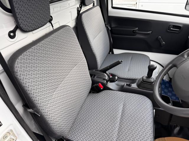 キャリイトラック 頑丈ダンプ　マニュアルエアコン　ＰＳ　４ＷＤ　ミッション　ダンプ（11枚目）